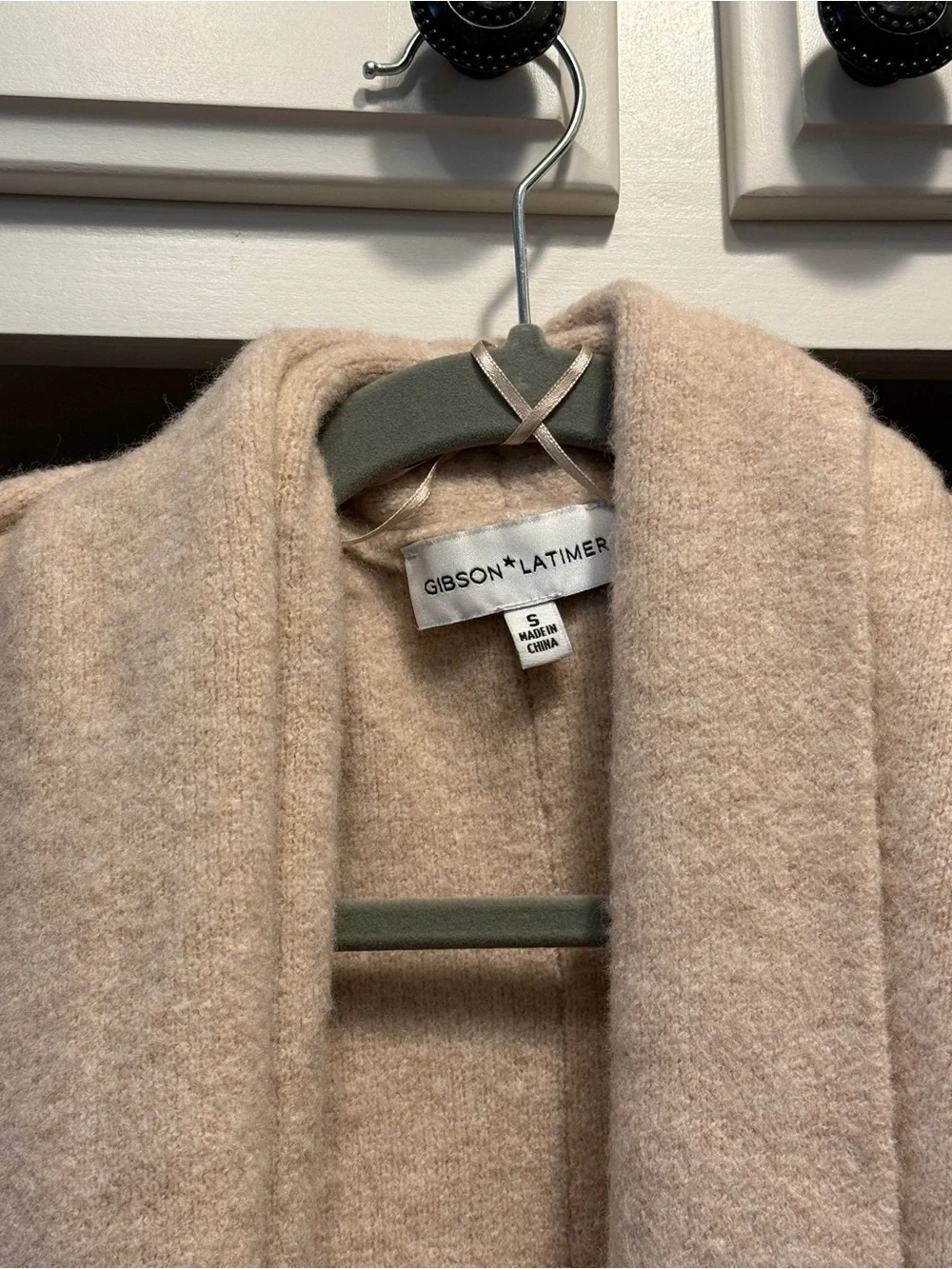 Gibson Latimer Cozy Open-Front Pocket Cardigan in Beige